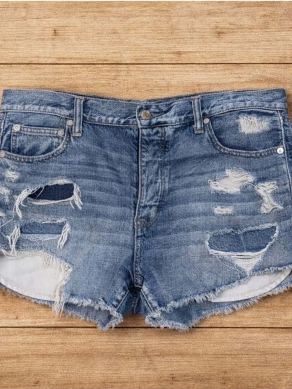 AMERICAN EAGLE VINTAGE INSPIRED HI-RISE FESTIVAL CONCERT STYLE DENIM SHORTS